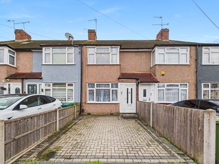 3 Bedroom Terraced House For Sale In Osborne Avenue, Stanwell, Surrey, TW19