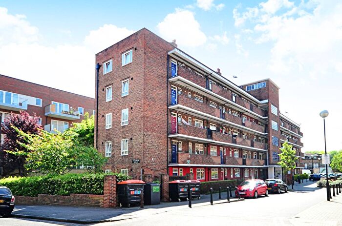 2 Bedroom Flat For Sale In Retreat Place, Hackney, London, E9