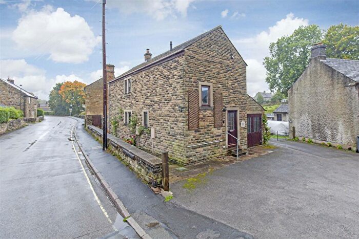 3 Bedroom Detached House For Sale In Rock Square, Eyam, Hope Valley, S32