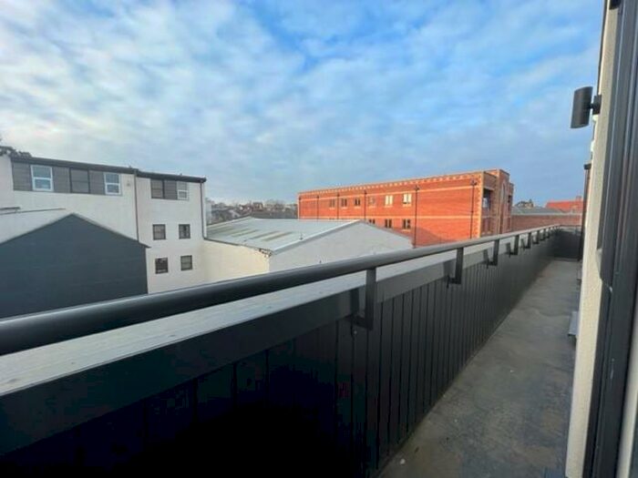 3 Bedroom Flat To Rent In The Balbirs, Portswood Road, SO17