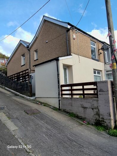 3 Bedroom End Of Terrace House To Rent In Rhys Street, Tonypandy, CF40