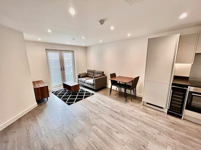 1 Bedroom Flat To Rent In Dunheved Close, London, CR7