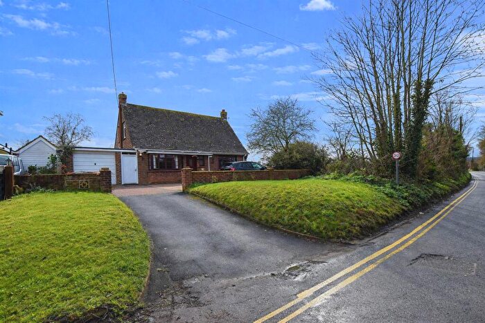 3 Bedroom Detached Bungalow For Sale In Bull Lane, Eccles, ME20