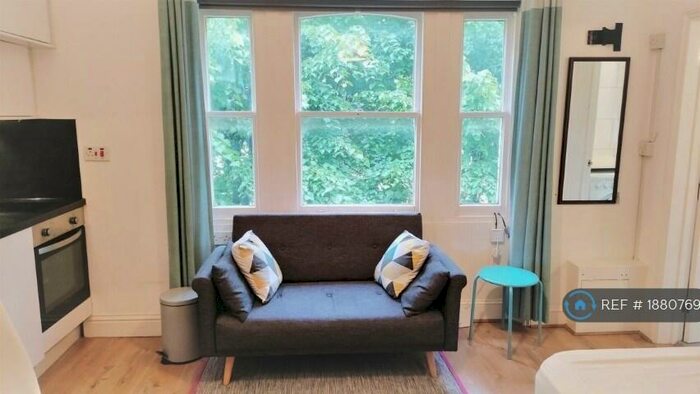 Studio To Rent In King Henrys Road, London, NW3