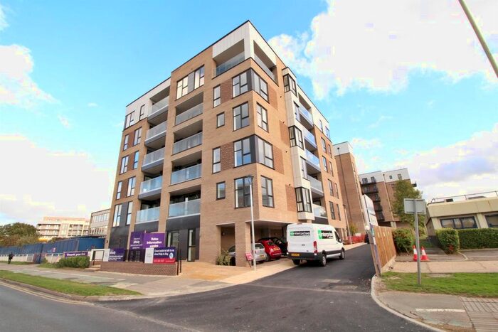 2 Bedroom Flat To Rent In Elstree Way, Borehamwood, WD6