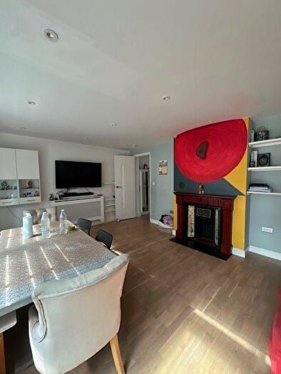 3 Bedroom Flat To Rent In Streatham High Road, London, SW16
