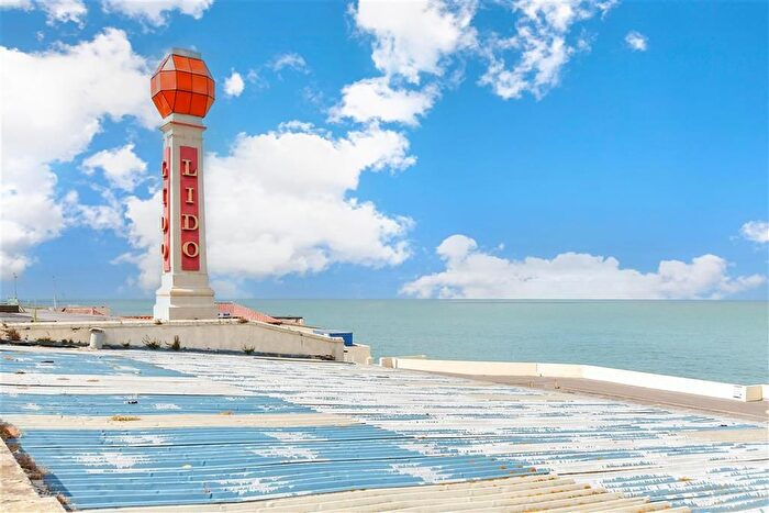 2 Bedroom Flat For Sale In Ethelbert Road, Margate, Kent, CT9