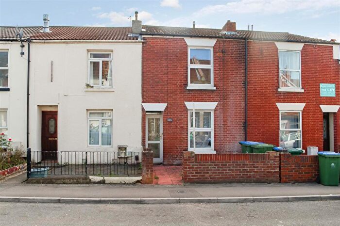 3 Bedroom Terraced House To Rent In Earls Road, Southampton, SO14