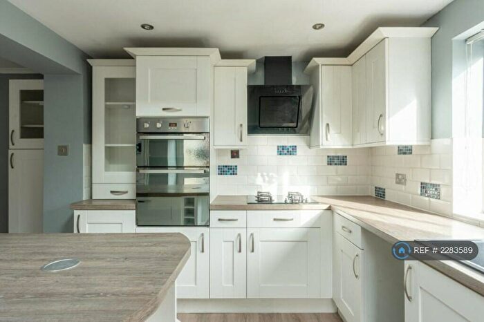 5 Bedroom Semi-Detached House To Rent In The Square, Knowle, Bristol, BS4