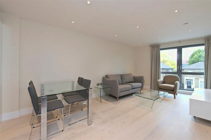 1 Bedroom Flat To Rent In Coningham Road, London, W12