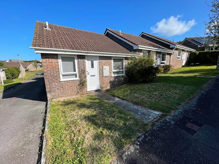 2 Bedroom Bungalow To Rent In Killigrew Gardens, Truro, TR4
