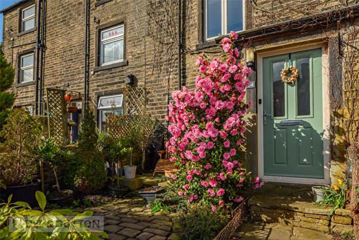 4 Bedroom Terraced House For Sale In Paris Road, Scholes, Holmfirth, HD9