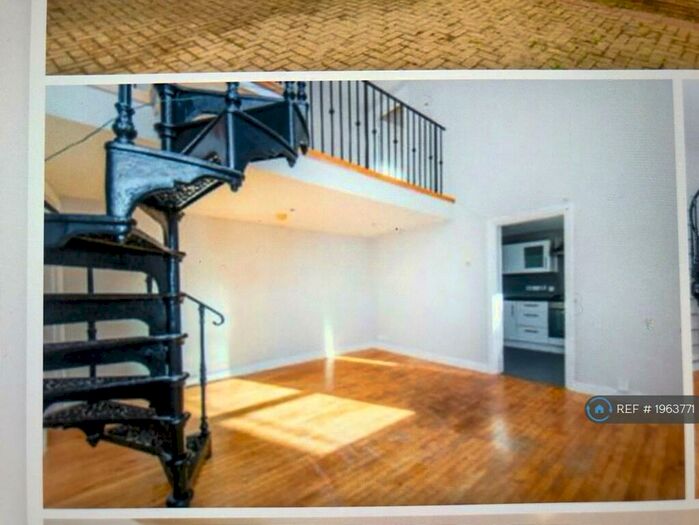 2 Bedroom Detached House To Rent In Avenell Road, London, N5