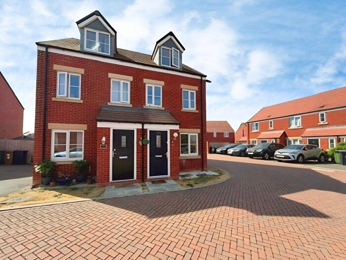 3 Bedroom House To Rent In Bennington Road, Hampton Gardens, PE7