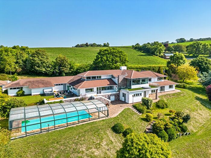 6 Bedroom Equestrian Property For Sale In Clanage Cross, Bishopsteignton, Teignmouth, TQ14