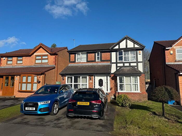5 Bedroom Detached House For Sale In Parkside Close, Radcliffe, M26
