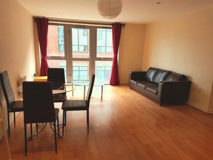 2 Bedroom Apartment To Rent In Quartz Apartments, Birmingham, B18