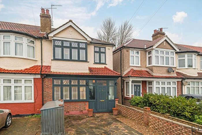 3 Bedroom End Of Terrace House For Sale In Cranborne Avenue, Surbiton, KT6