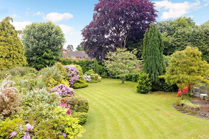 5 Bedroom Detached House For Sale In Crawley Road, Horsham, RH12