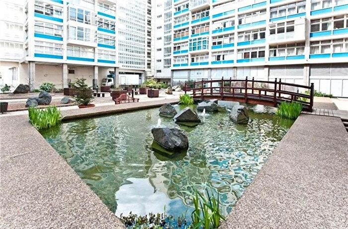 2 Bedroom Flat To Rent In Metro Central Heights, Elephant And Castle, SE1