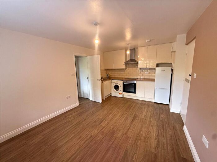 1 Bedroom Apartment To Rent In Eastern Road, London, N22