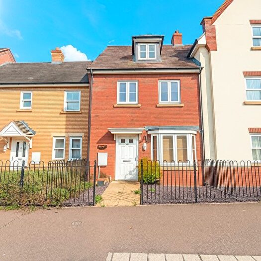 4 Bedroom Property To Rent In Brooklands Avenue, Bedford, MK42