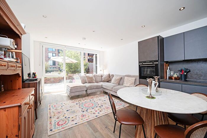 2 Bedroom Flat For Sale In Coronation Square, Leyton, E10