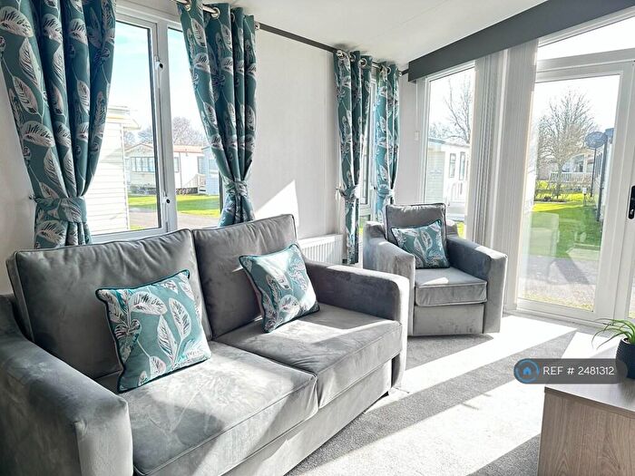 2 Bedroom Mobile Home To Rent In London Road, Kessingland, Lowestoft, NR33