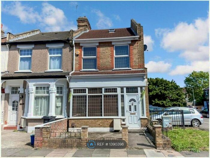 2 Bedroom Terraced House To Rent In Farnham Road, Ilford, IG3
