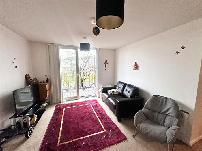 2 Bedroom Apartment For Sale In Stillwater Drive, Sportcity, Manchester, M11