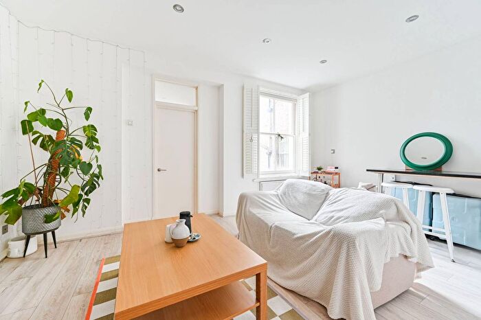 2 Bedroom Flat To Rent In Shrubbery Road, Streatham, London, SW16