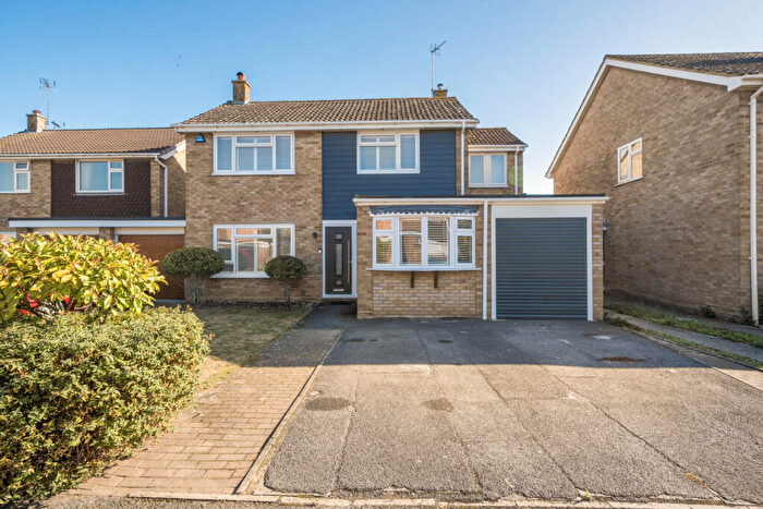 4 Bedroom Detached House For Sale In Volunteer Road, Theale, Reading, Berkshire, RG7