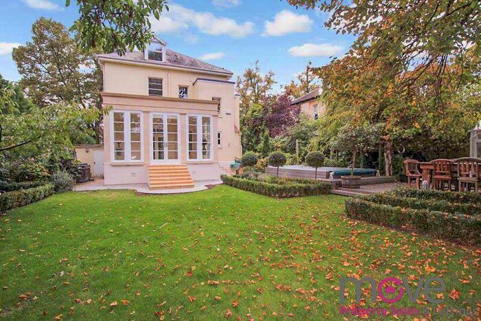 6 Bedroom Detached House To Rent In Sydenham Road North, Cheltenham, GL52