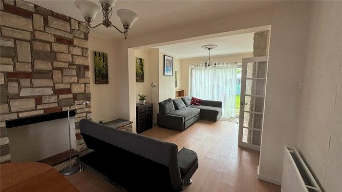 3 Bedroom Semi-Detached House To Rent In Charlton Road, London, N9