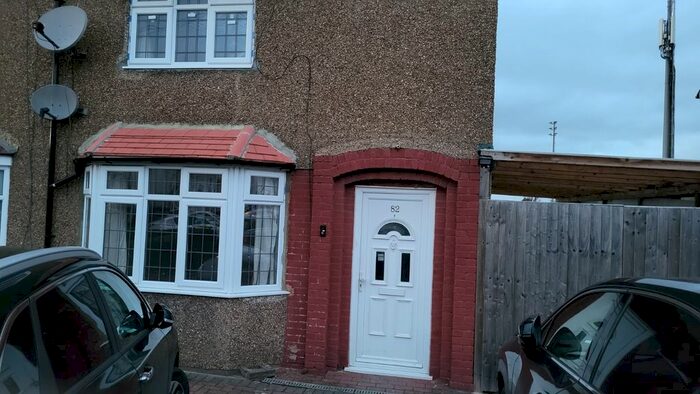 4 Bedroom Semi-Detached House To Rent In Arundel Drive, Harrow, HA2