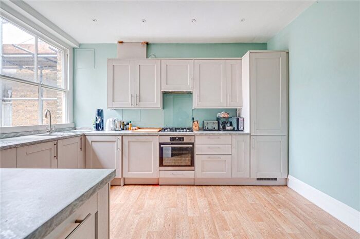 3 Bedroom Property To Rent In Churchfield Mansions, - New Kings Road, London, SW6