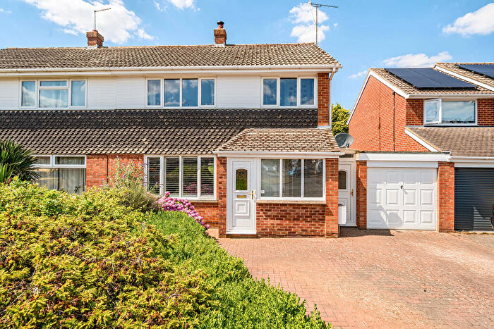 3 Bedroom Semi-Detached House For Sale In Charlbury Road, Shrivenham, Swindon, SN6