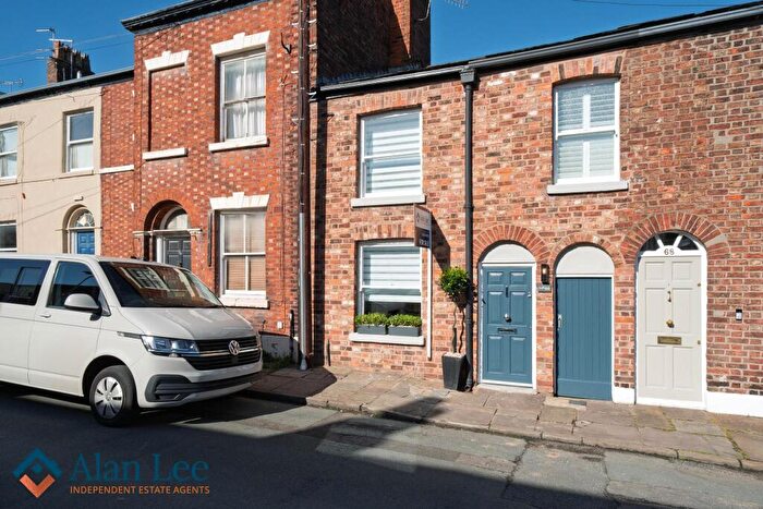 2 Bedroom Terraced House For Sale In High Street, Macclesfield, SK11