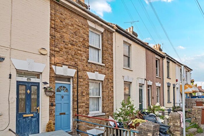 3 Bedroom Terraced House To Rent In Borstal Street Rochester, ME1