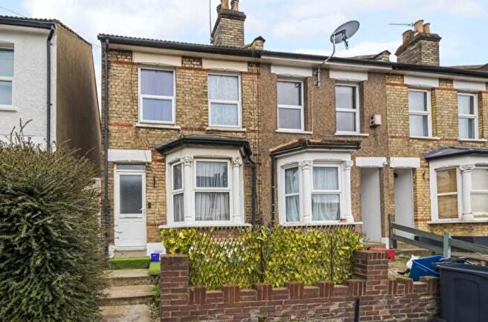 2 Bedroom Property To Rent In St. Peters Street, South Croydon, CR2