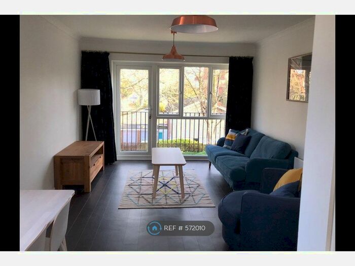 2 Bedroom Flat To Rent In Hazel Court, Hitchin SG4