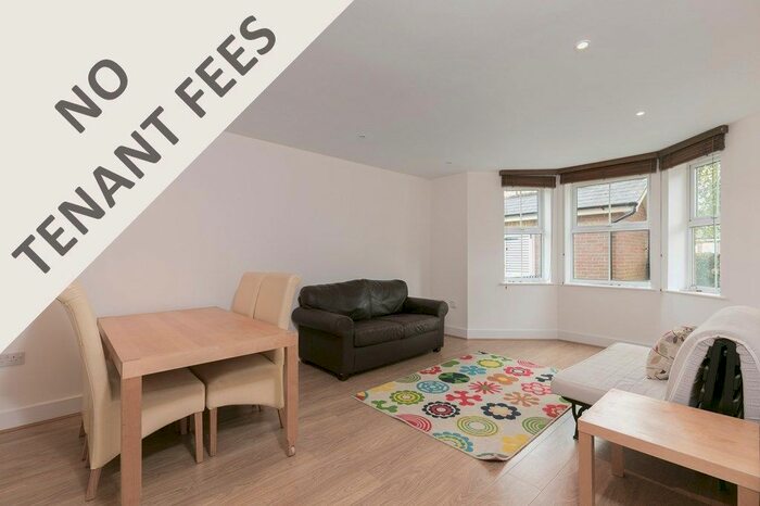 2 Bedroom Flat To Rent In Hayes Grove, London, SE22