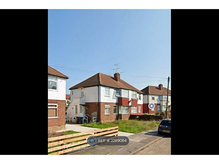 2 Bedroom Maisonette To Rent In Stainton Road, London, EN3