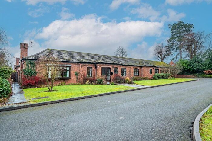 3 Bedroom Barn Conversion For Sale In Hill Farm Court, Edwalton, NG12