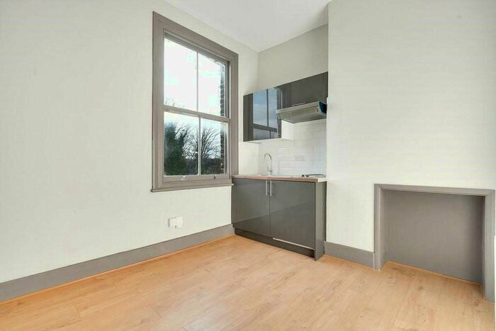 Studio To Rent In Iverson Road, West Hampstead, London, NW6