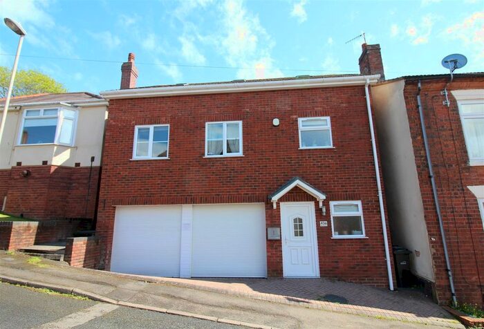 3 Bedroom Detached House For Sale In Bennetts Hill, Dudley, DY2