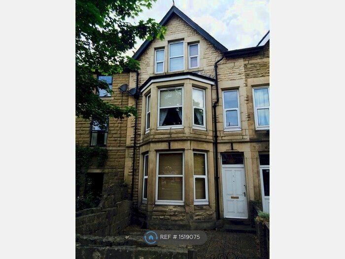 2 Bedroom Flat To Rent In Dragon Parade, Harrogate, HG1