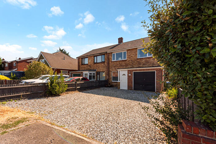 4 Bedroom Semi-Detached House For Sale In Locks Road, Locks Heath, Southampton, SO31