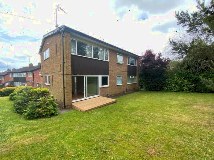 1 Bedroom Apartment To Rent In North Grove Rise, Leeds, LS8