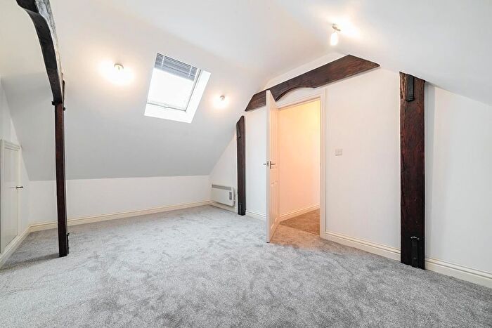 2 Bedroom Flat For Sale In Commercial Street, Tadcaster, LS24